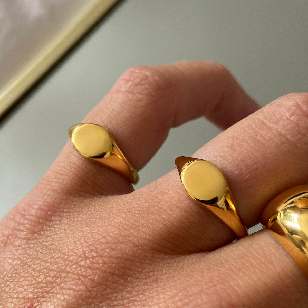 Mini signet ring